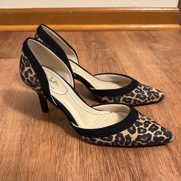 Life Stride Leopard Print Heels - Picture 1 of 4